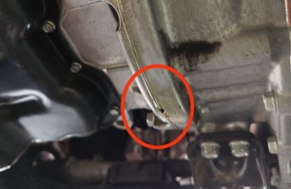Mitsubishi Outlander bị rỉ nhớt hộp số thế này là sao?