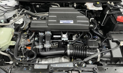 Làm sao lấy được chân ốc dưới khoang động cơ Honda Civic?