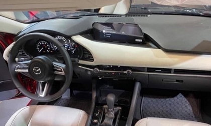 Mazda3 bị kêu khi qua chỗ xóc có phải lỗi thước lái?