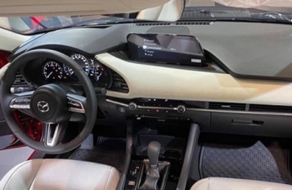 Mazda3 bị kêu khi qua chỗ xóc có phải lỗi thước lái?
