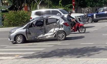 Ảnh TNGT: Phóng tốc độ tên lửa trong phố, Range Rover đâm văng Hyundai Grand i10