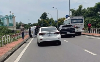 Ảnh TNGT: Mitsubishi Xpander lật ngang sau cú đâm vào đuôi VinFast VF 8