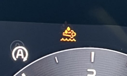 Kia Carnival báo lỗi gì đây ạ?