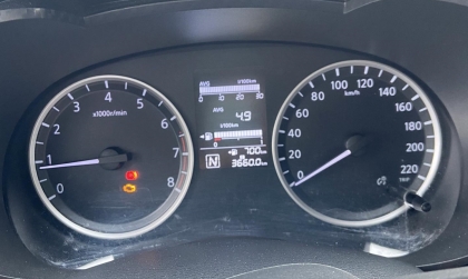 Lỗi cá vàng hiện trên đồng hồ Nissan Almera thì phải xử lí sao?