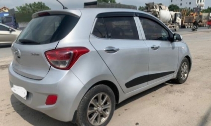 Xin các bác kinh nghiệm xử lý xe Hyundai i10 bị kêu khi đi đường xóc