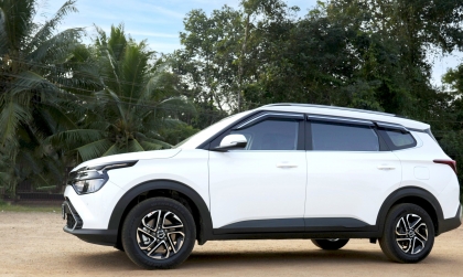 Sao xe Kia Carens có một cửa đóng mạnh mới vào khít?