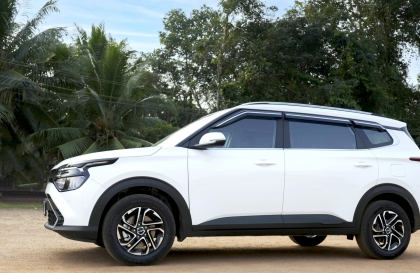 Sao xe Kia Carens có một cửa đóng mạnh mới vào khít?