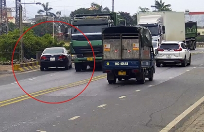 Clip TNGT: Người thành công luôn có lối đi riêng ... nhưng riêng thế này, thì dễ đi viện