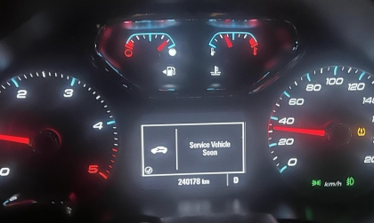 Đồng hồ xe Chevrolet Trailblazer báo thế là sao?