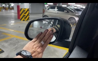 Gương chiếu hậu của VinFast Fadil hay bị kẹt thì có được bảo hành không ạ?