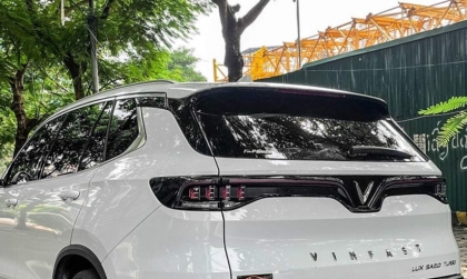 Làm sao khắc phục đèn xe Lux SA bị hấp hơi nước?