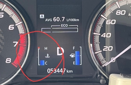 Xin anh em thông não cho vấn đề trên Mitsubishi Xpander với