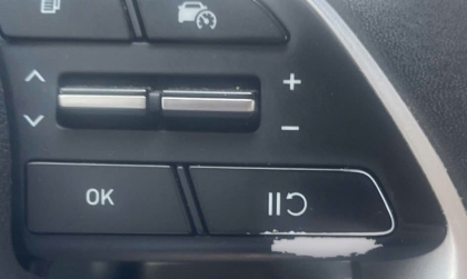 Nút trên vô lăng Hyundai Stargazer bị mòn thì phải xử lý thế nào?