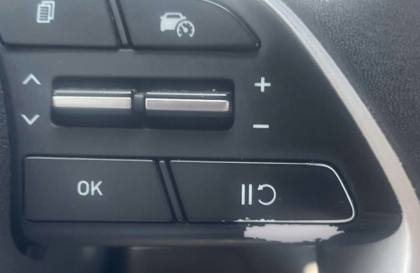 Nút trên vô lăng Hyundai Stargazer bị mòn thì phải xử lý thế nào?