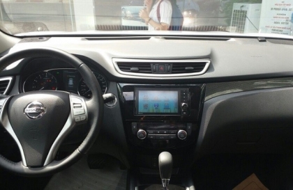 Anh em chỉ giáo giúp vấn đề điện trên Nissan X-trail với