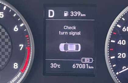 Xin các bác chỉ giáo vấn đề đèn xi-nhan của Hyundai Elantra ạ