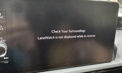 Sao Honda CR-V lại báo thế này khi bật cam lùi?