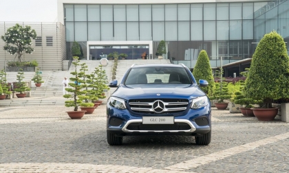 Camera lùi xe Mercedes GLC bị tình trạng này thì phải làm sao?