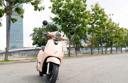 Thế giới 2 bánh: Hình ảnh thực tế VinFast Evo Grand - Xe máy điện đi 262 km mỗi lần sạc