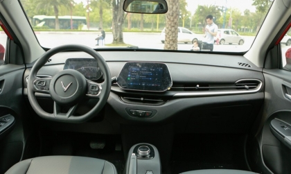 Sao VinFast VF 5 phải mất tiền thay đồ trong thời gian bảo hành thế các bác?