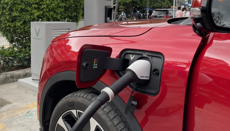 VF8 không sạc được trụ 11kw và  bộ sạc 7.4kw do đâu?