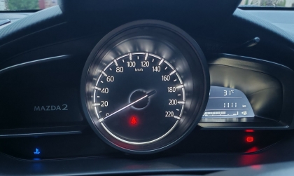 Xin các bác chỉ giáo vụ Mazda2 mới đi đã trễ ga