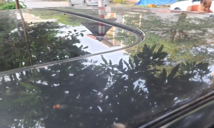 Xin tư vấn xe Mazda3 bị lỗi cửa sổ trời thế này