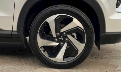 Lốp xe Mitsubishi Xforce thế này là bị sao thế ạ?