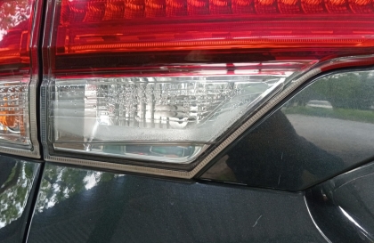 Đèn xe Toyota Rush bị vào nước thì nên xử lý sao?