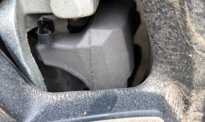 Củ phanh xe Vios chuyển màu như này do đâu?