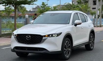 Các bác cho hỏi cách đề máy xe Mazda CX-5 khi hết pin smartkey
