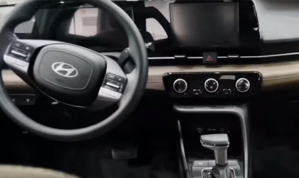 Màn hình Hyundai Accent không lên có cách nào tự khắc phục không?