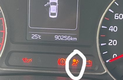 Vì sao Kia Cerato hiện lỗi thế này ạ?