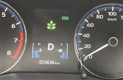 Mitsubishi Xpander hiện hình lá trên đồng hồ sau khi lội nước có sao không?