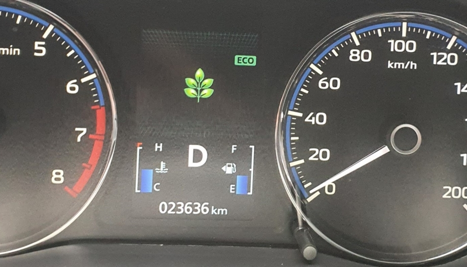 Mitsubishi Xpander hiện hình lá trên đồng hồ sau khi lội nước có sao không?