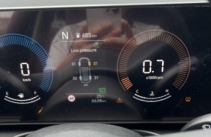 Hyundai Tucson báo thế này là lốp bị dính đinh ạ?