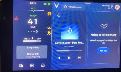 VinFast VF 3 hiện lỗi trên màn hình, tháo cọc âm cũng không được thì phải xử lý thế nào?