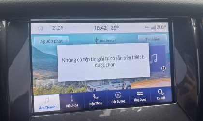 Ford Ranger báo lỗi thế này khi cắm usb là bị sao?