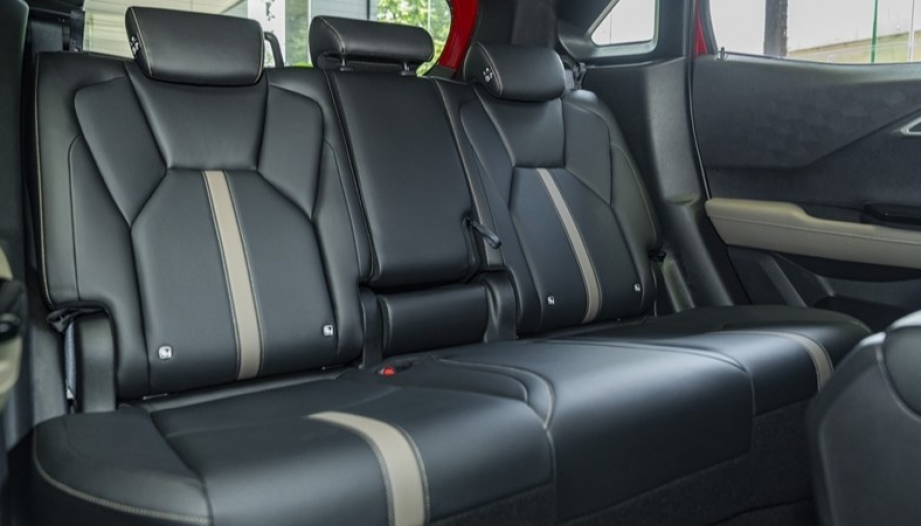 Mitsubishi Xforce đi đường gồ ghề có tiếng kêu ở hàng ghế là do nguyên nhân gì?