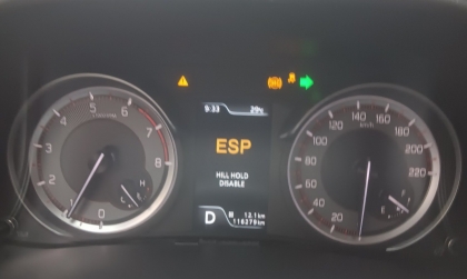 Đồng hồ Suzuki XL7 hiện lỗi thế này thì xử lý sao?