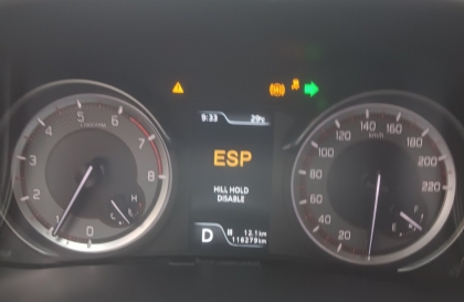 Đồng hồ Suzuki XL7 hiện lỗi thế này thì xử lý sao?