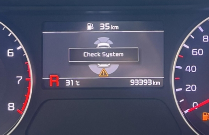 Lỗi trên đồng hồ Kia Cerato thế này là sao nhỉ?