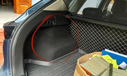 Mazda CX-5 bị nước chảy vào hai bên cốp là sao các bác?