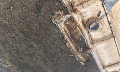 Pin xe VF 5  bị nứt nhỏ có ảnh hưởng gì không?