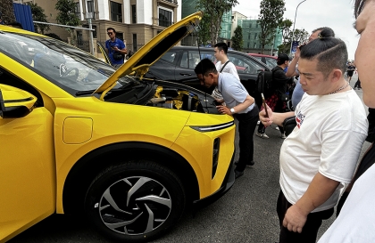 Sau VF 3, thêm cơ hội kinh doanh cho giới độ xe với VinFast Limo Green
