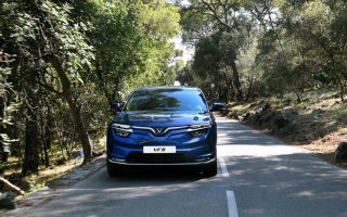 Hỏi về chức năng giới hạn tốc độ của VinFast VF 8