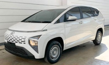 Bơm nước kính trước Hyundai Stargazer không hoạt động là sao ạ?