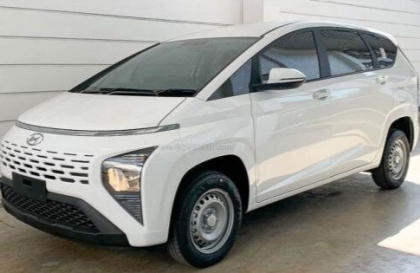 Bơm nước kính trước Hyundai Stargazer không hoạt động là sao ạ?