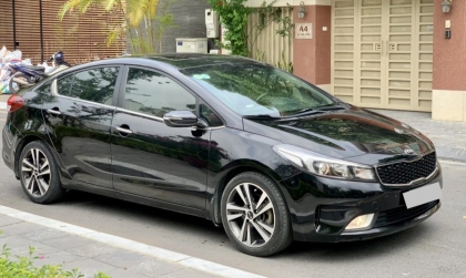 Xe Kia Cerato bị ù ù phía sau xe là sao?
