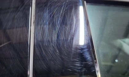 Hyundai Tucson bị xước chỗ trụ B thế này thì xử lý sao?